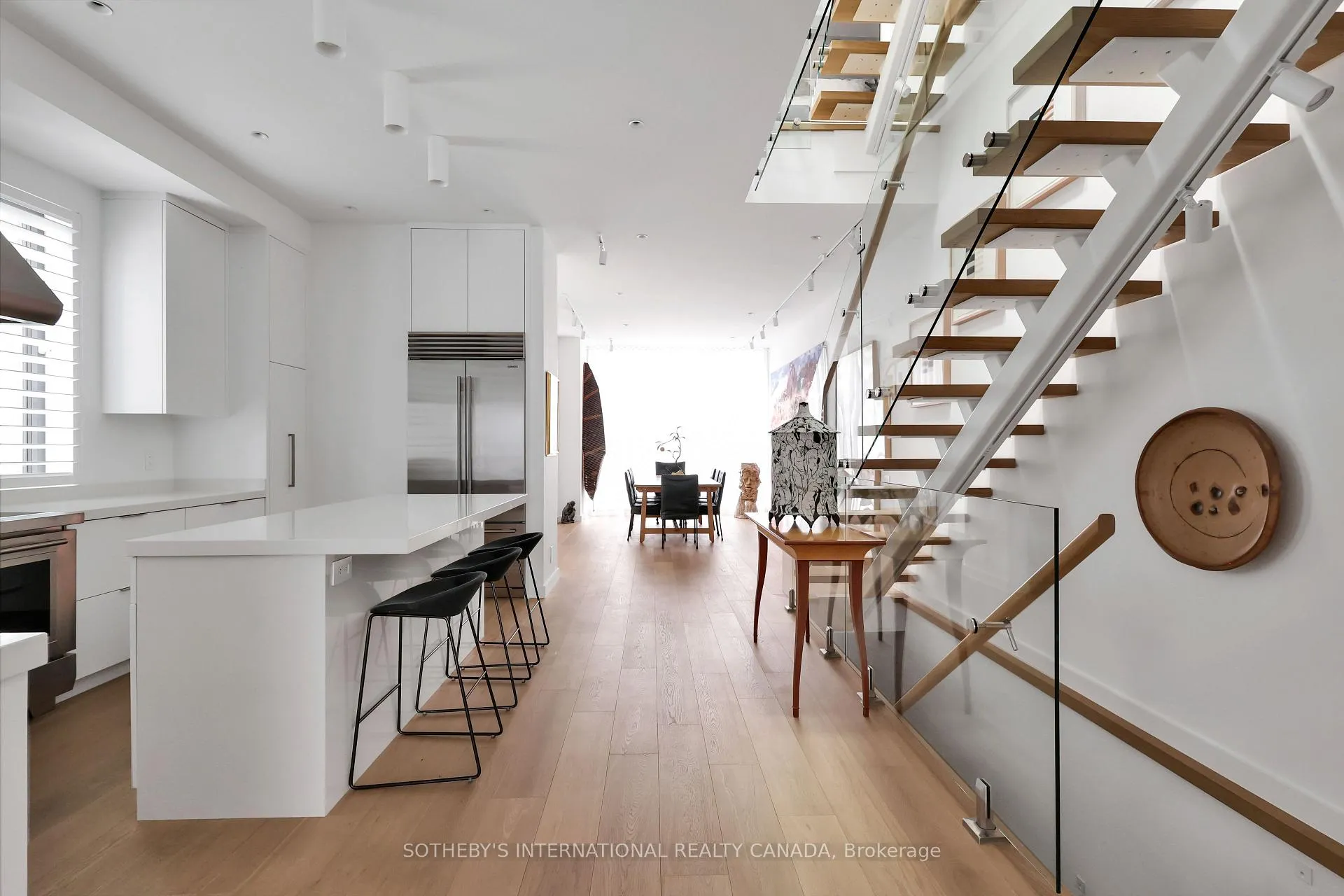 Photo 10 of 323 St Clair Avenue E, Toronto, Rosedale-Moore Park — HOMEH