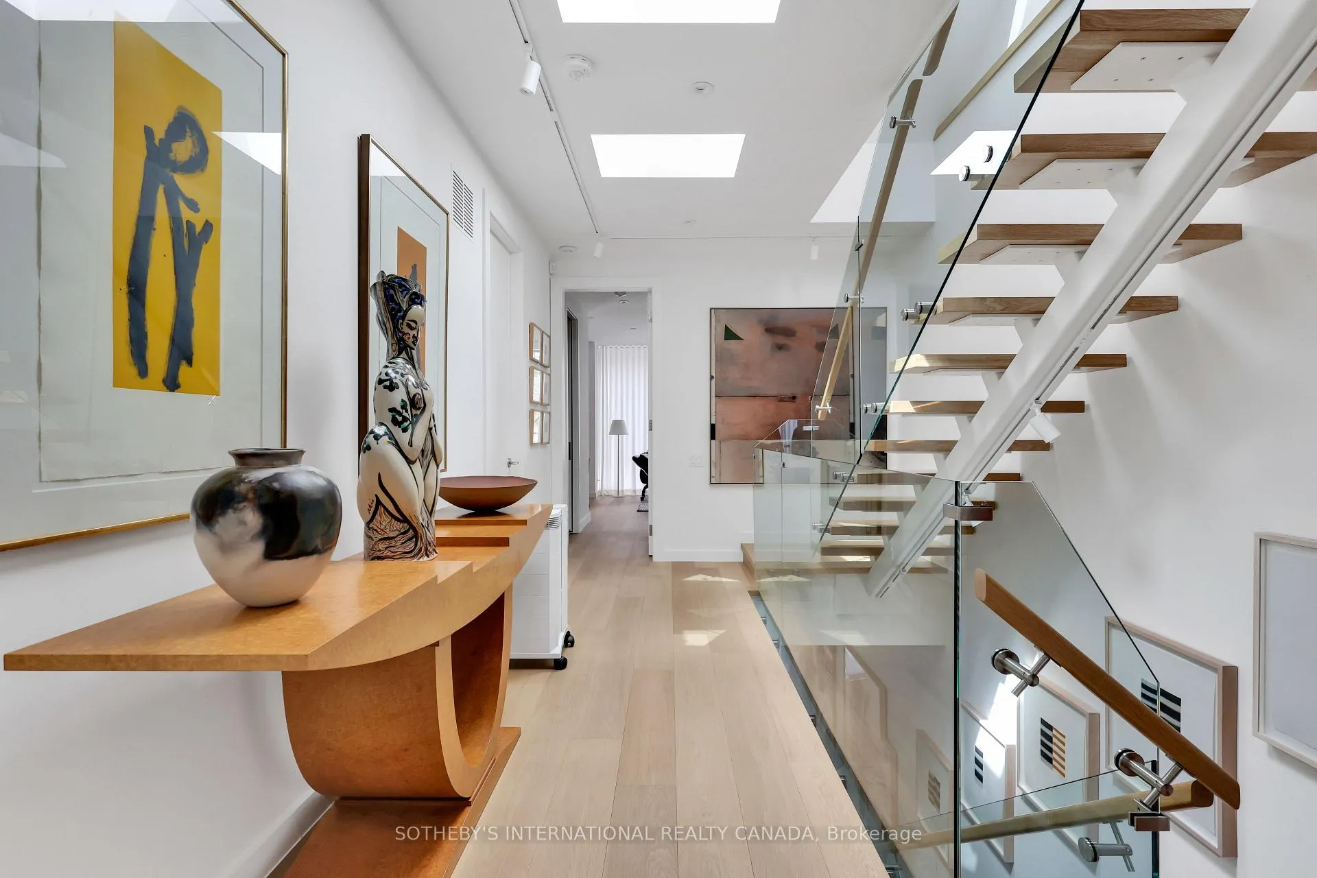 Photo 32 of 323 St Clair Avenue E, Toronto, Rosedale-Moore Park — HOMEH
