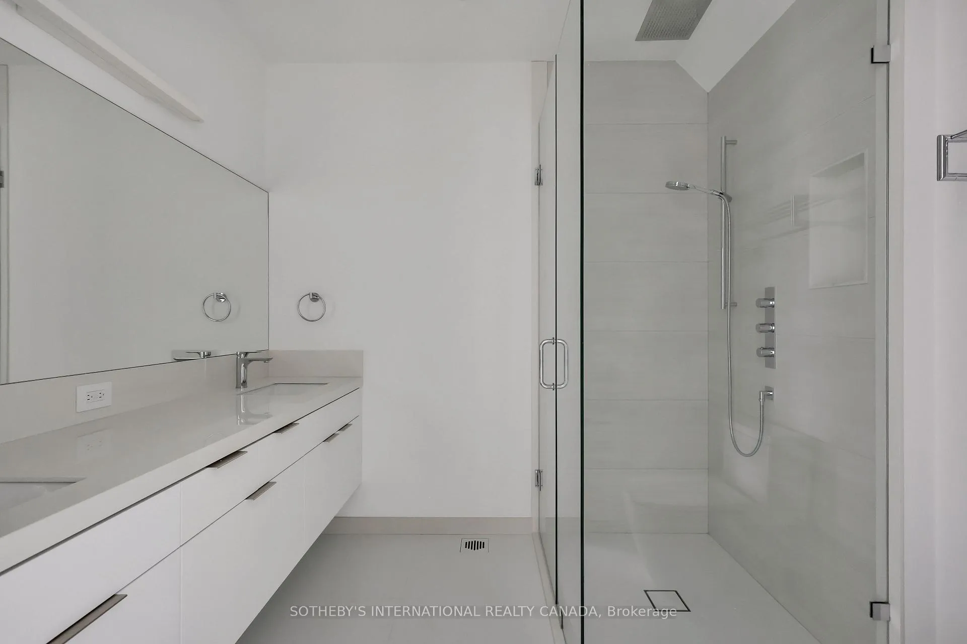 Photo 37 of 323 St Clair Avenue E, Toronto, Rosedale-Moore Park — HOMEH