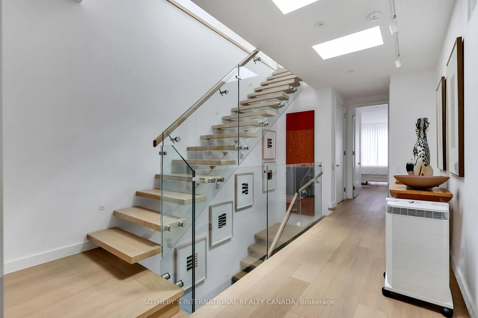 Photo 38 of 323 St Clair Avenue E, Toronto, Rosedale-Moore Park — HOMEH