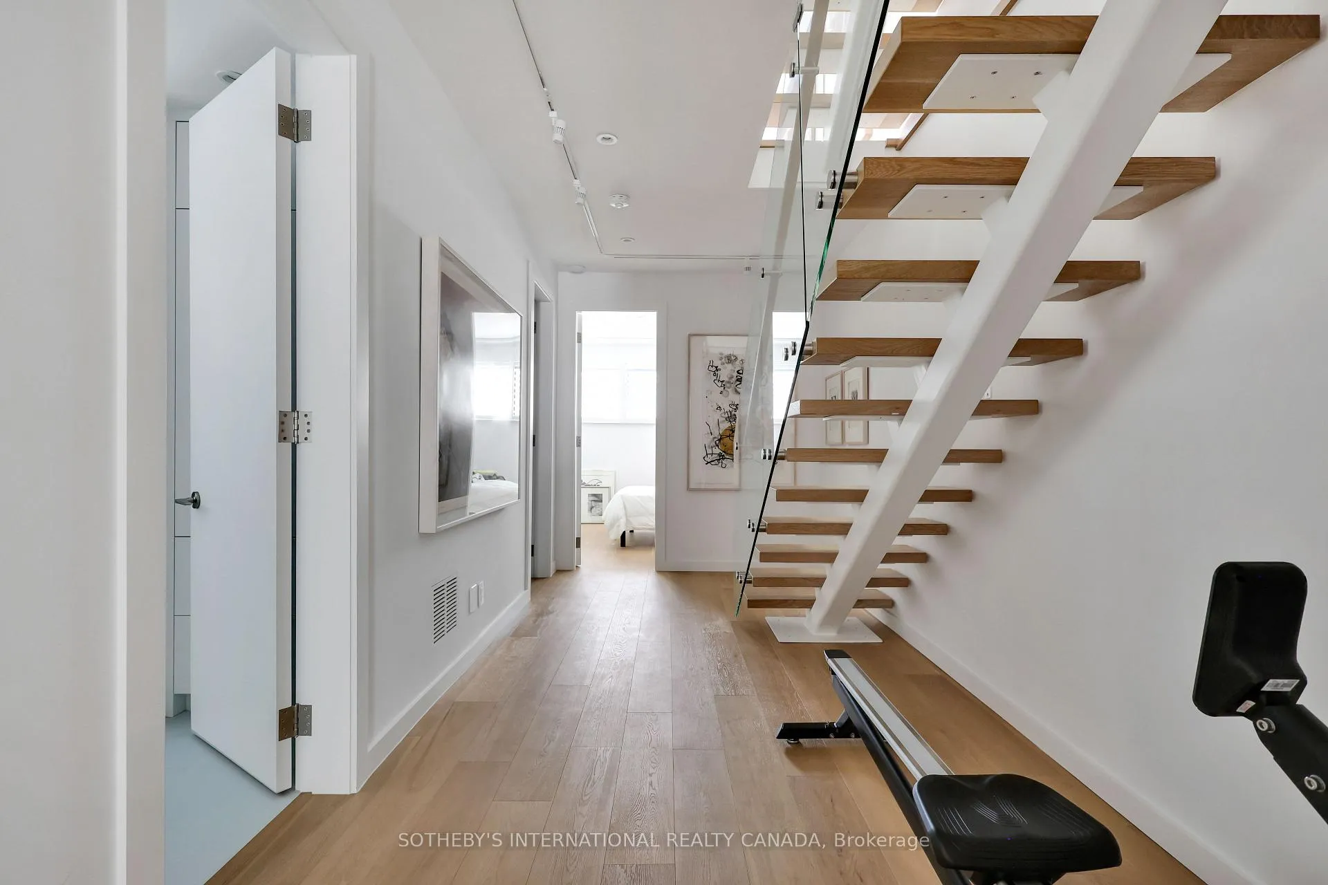 Photo 41 of 323 St Clair Avenue E, Toronto, Rosedale-Moore Park — HOMEH