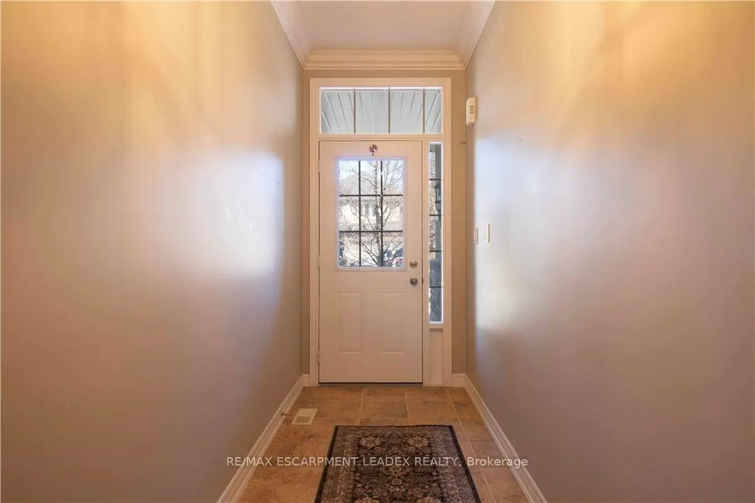 Photo 3 of 58 Maplevale Drive, Hamilton, Meadowlands — HOMEH