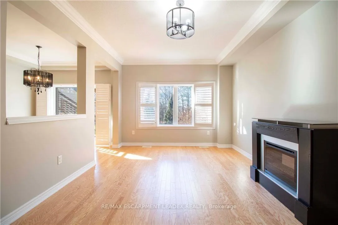 Photo 9 of 58 Maplevale Drive, Hamilton, Meadowlands — HOMEH