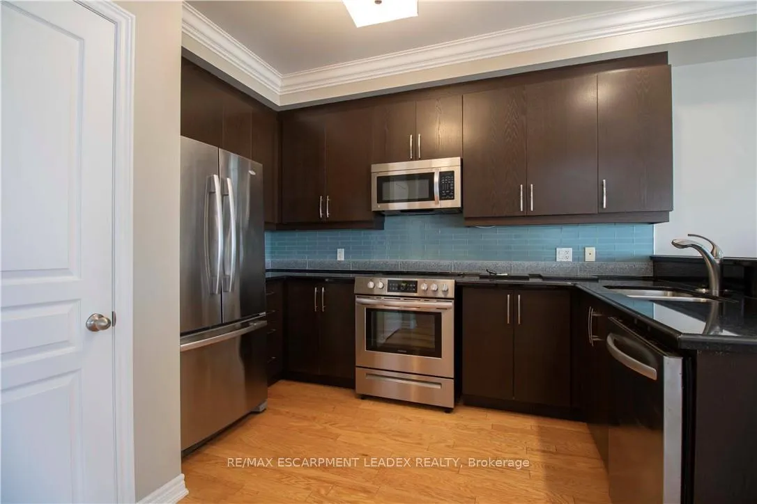 Photo 12 of 58 Maplevale Drive, Hamilton, Meadowlands — HOMEH