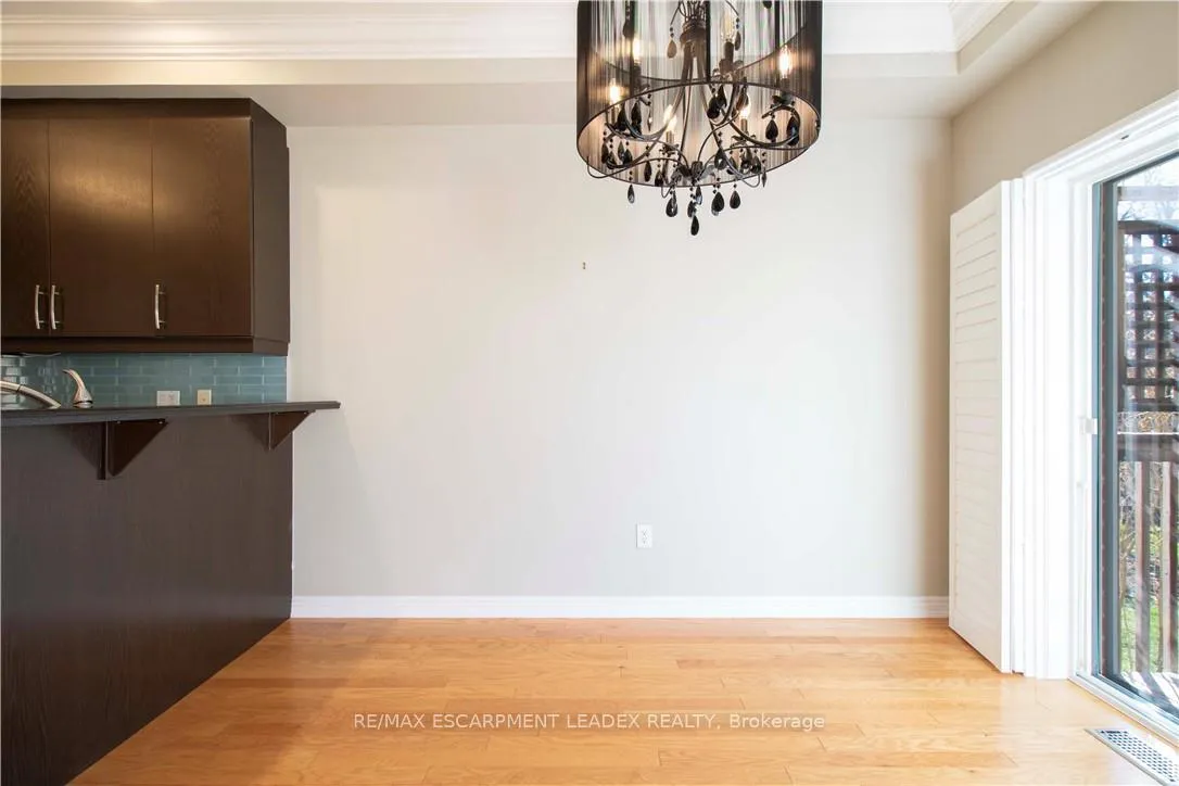 Photo 14 of 58 Maplevale Drive, Hamilton, Meadowlands — HOMEH