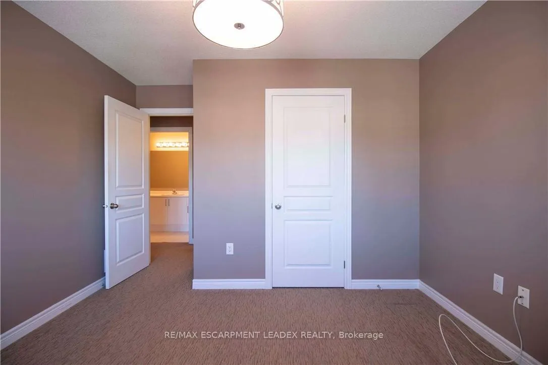 Photo 21 of 58 Maplevale Drive, Hamilton, Meadowlands — HOMEH