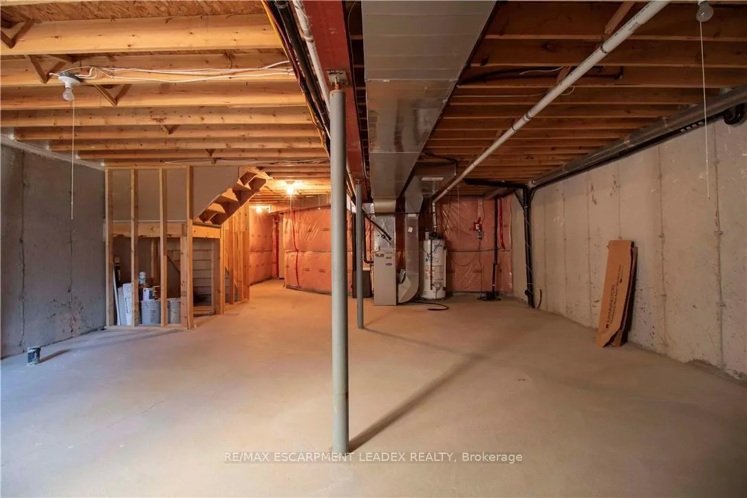 Photo 37 of 58 Maplevale Drive, Hamilton, Meadowlands — HOMEH