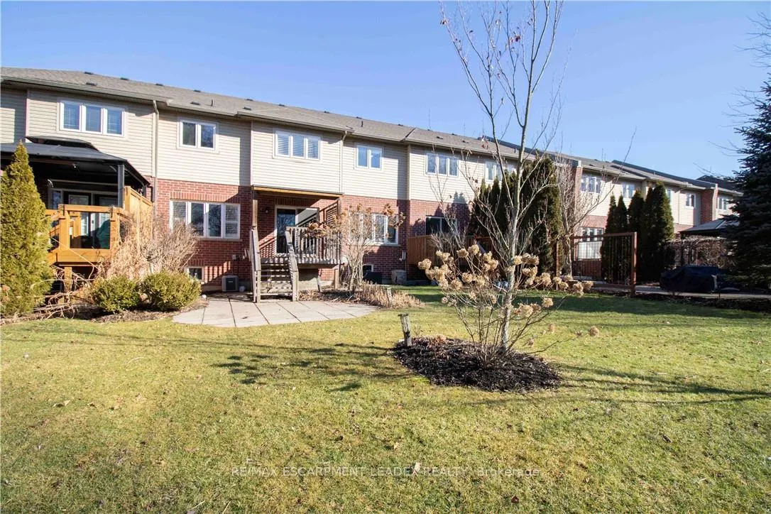 Photo 39 of 58 Maplevale Drive, Hamilton, Meadowlands — HOMEH
