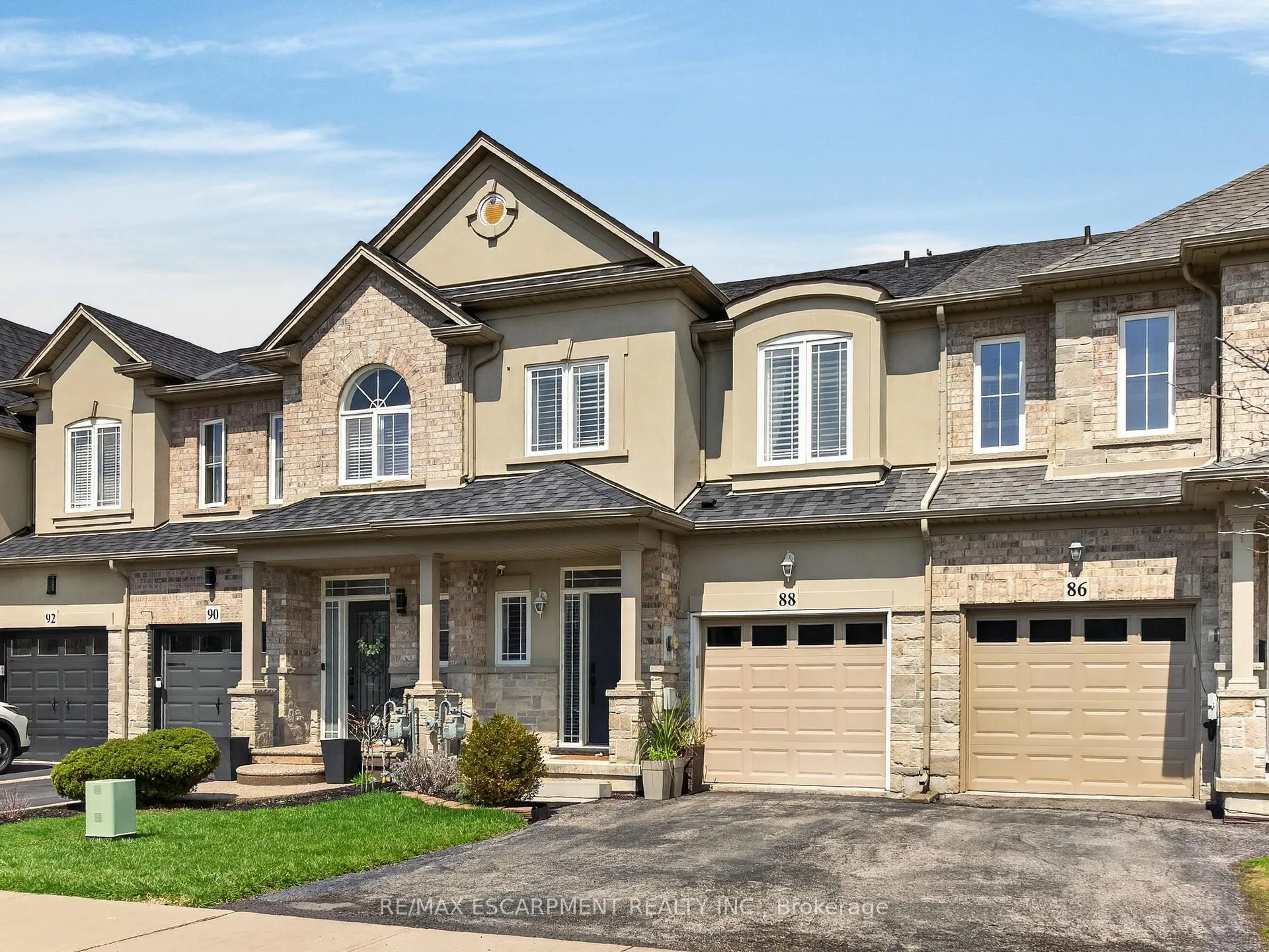 Photo 1 of 88 Highgate Drive, Hamilton, Stoney Creek Mountain — HOMEH