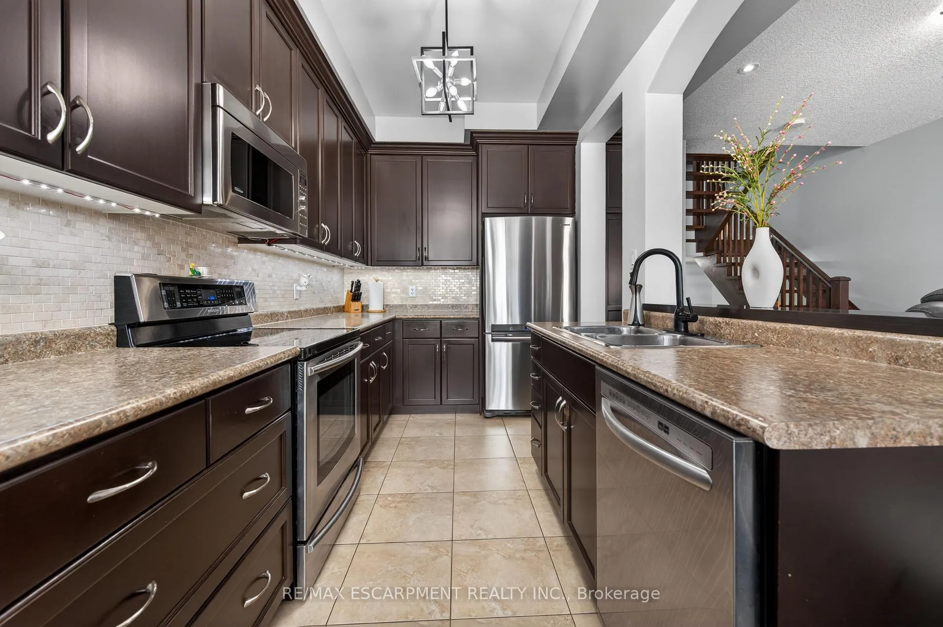 Photo 21 of 88 Highgate Drive, Hamilton, Stoney Creek Mountain — HOMEH