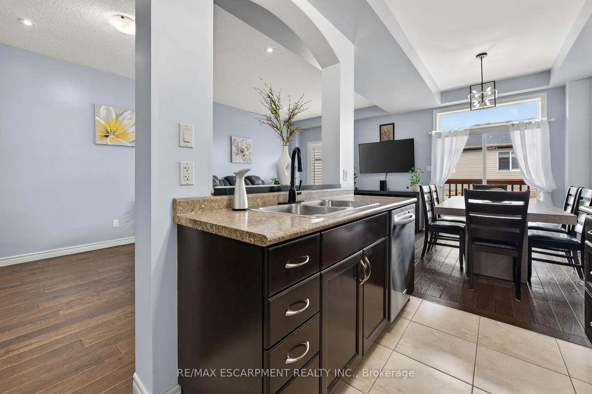 Photo 23 of 88 Highgate Drive, Hamilton, Stoney Creek Mountain — HOMEH