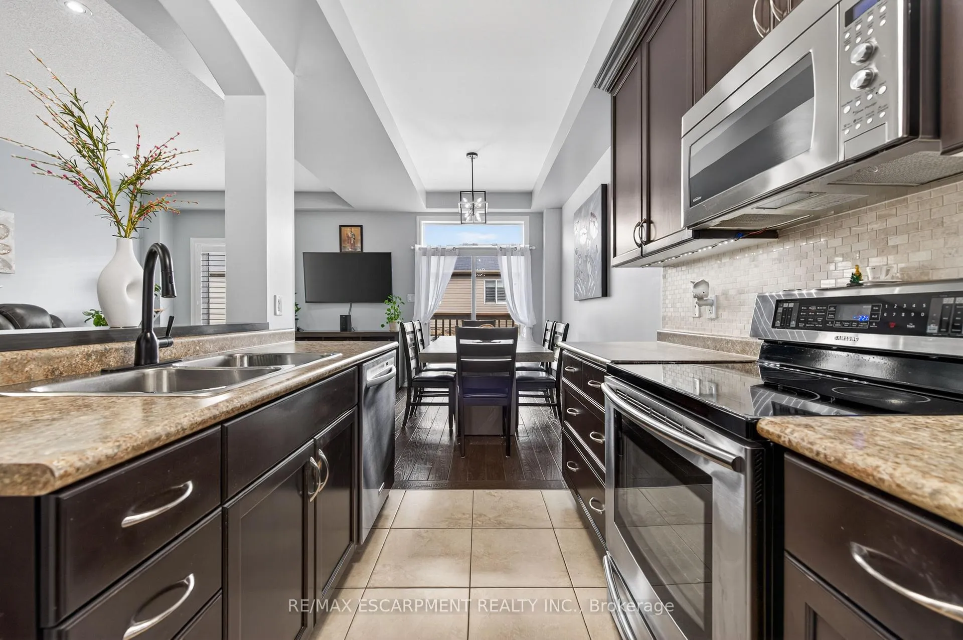 Photo 24 of 88 Highgate Drive, Hamilton, Stoney Creek Mountain — HOMEH