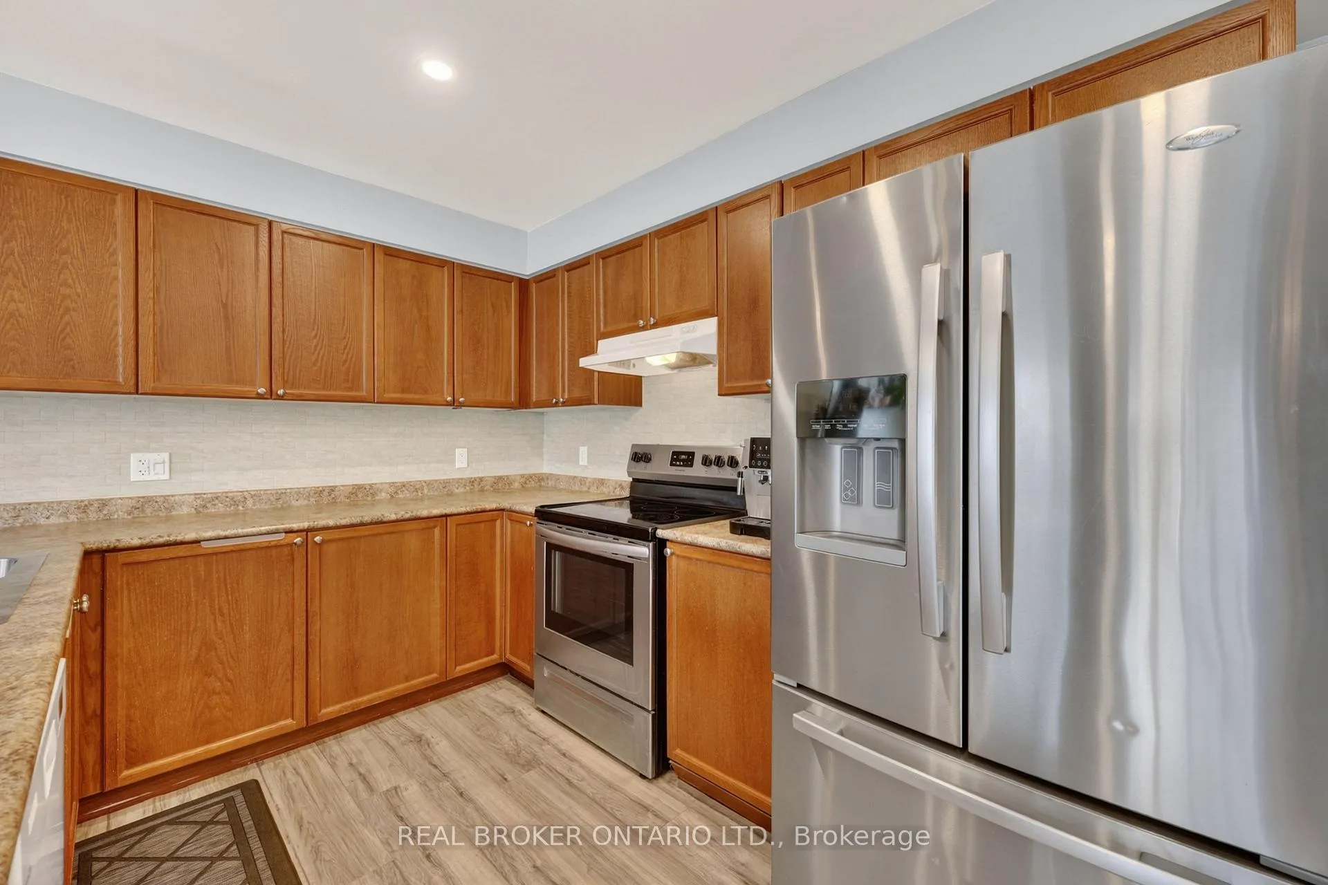 Photo 6 of 131 James Street E, Orillia — HOMEH