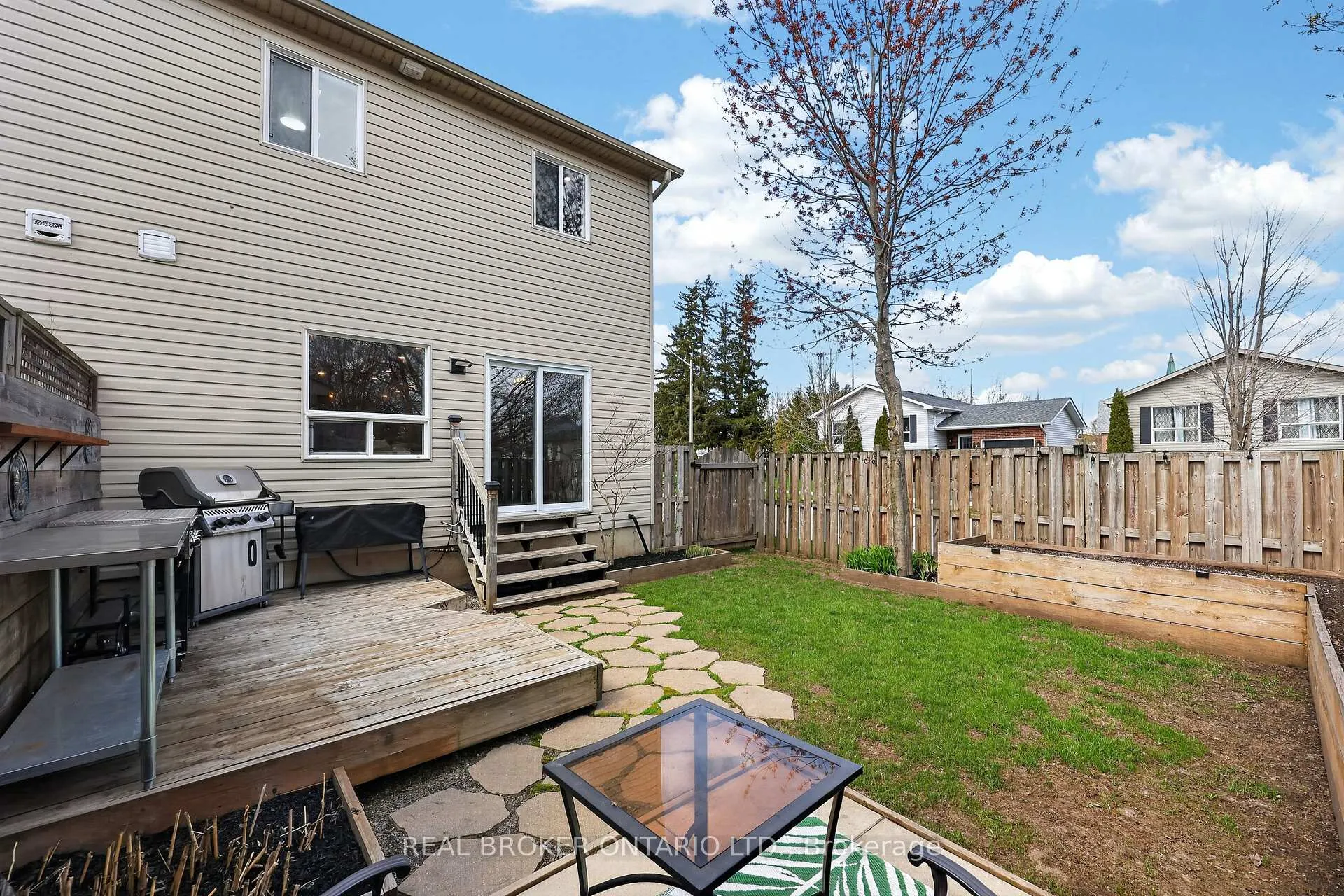 Photo 20 of 131 James Street E, Orillia — HOMEH