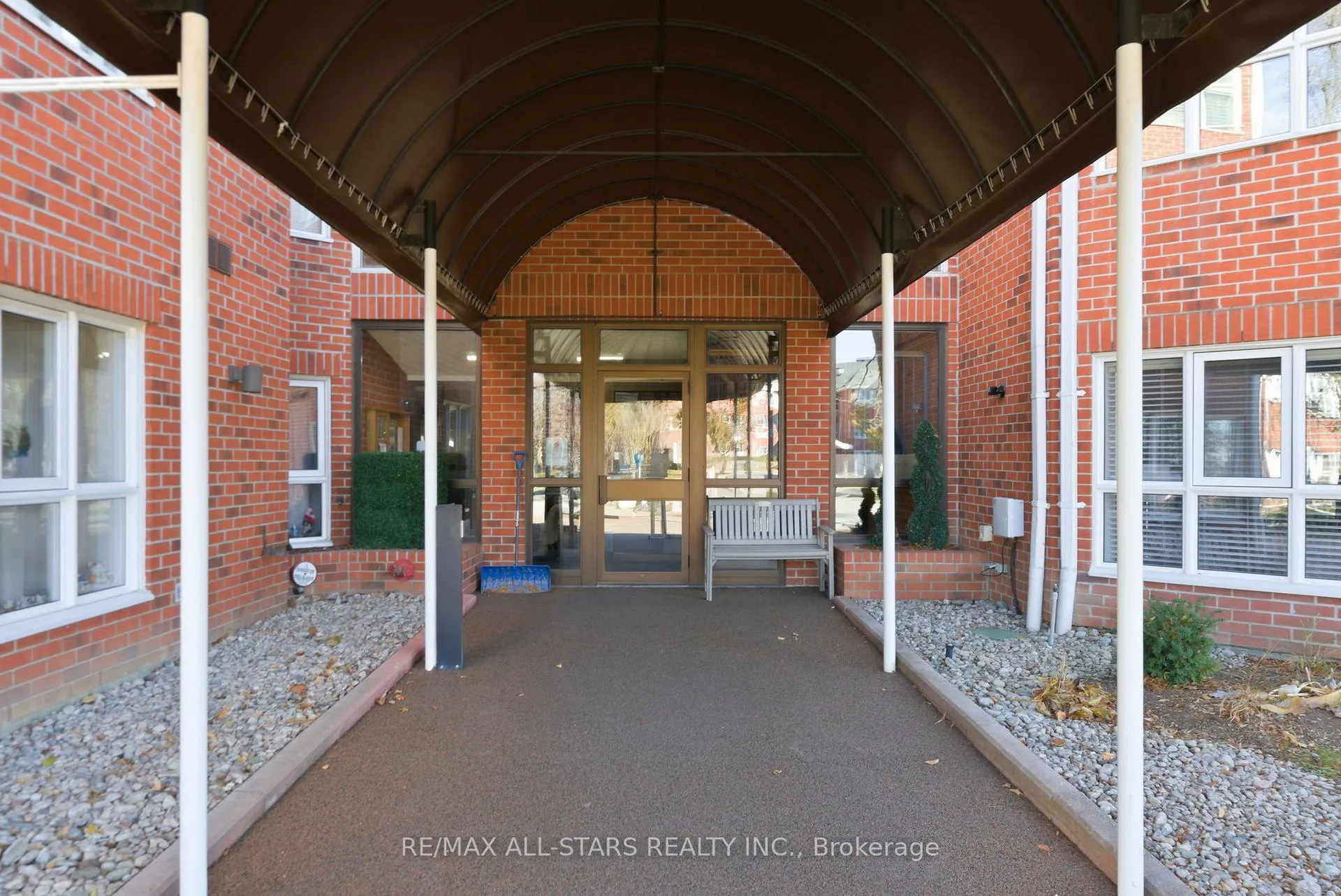 Photo 5 of Unit 312, 4 Heritage Way, Kawartha Lakes, Lindsay — HOMEH