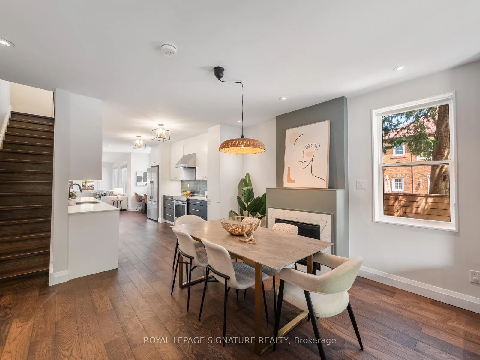 Photo 7 of 422 Davisville Avenue, Toronto, Mount Pleasant East — HOMEH