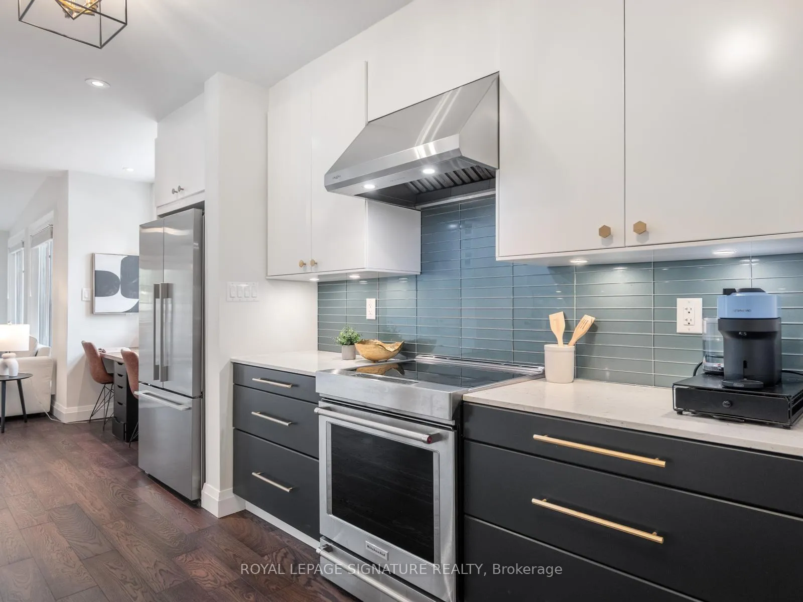 Photo 10 of 422 Davisville Avenue, Toronto, Mount Pleasant East — HOMEH