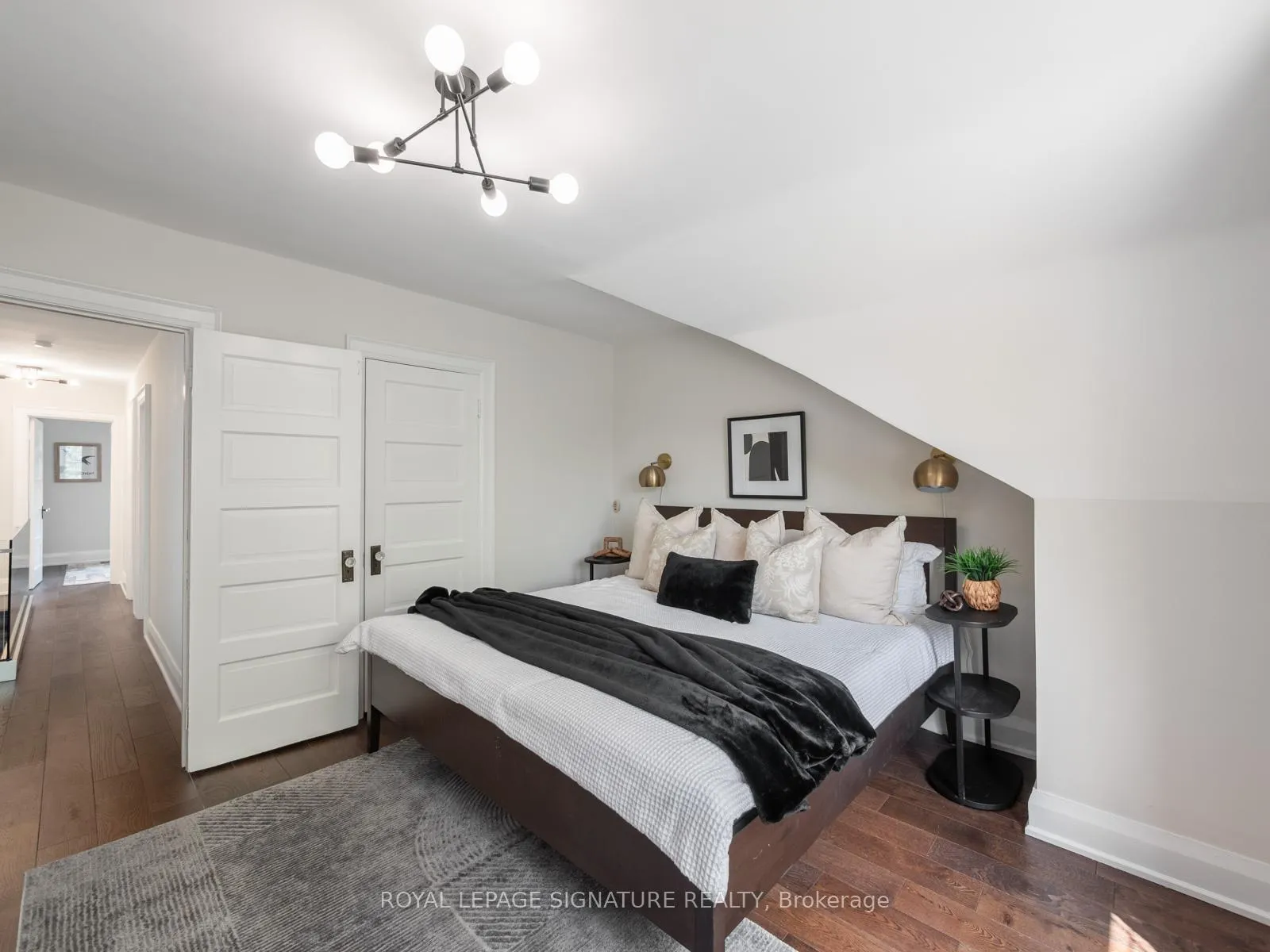 Photo 16 of 422 Davisville Avenue, Toronto, Mount Pleasant East — HOMEH