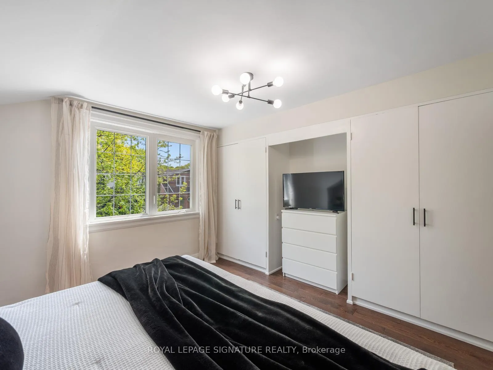 Photo 17 of 422 Davisville Avenue, Toronto, Mount Pleasant East — HOMEH