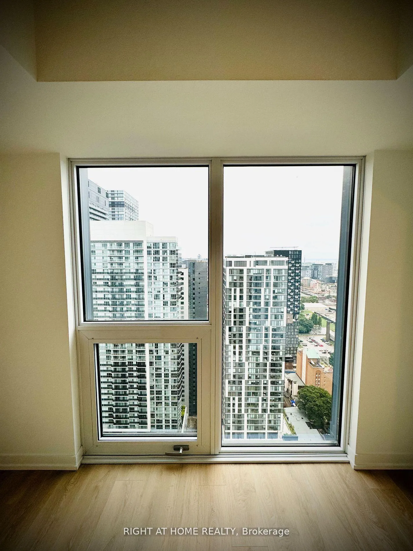 Front of Unit 3818, 82 Dalhousie Street