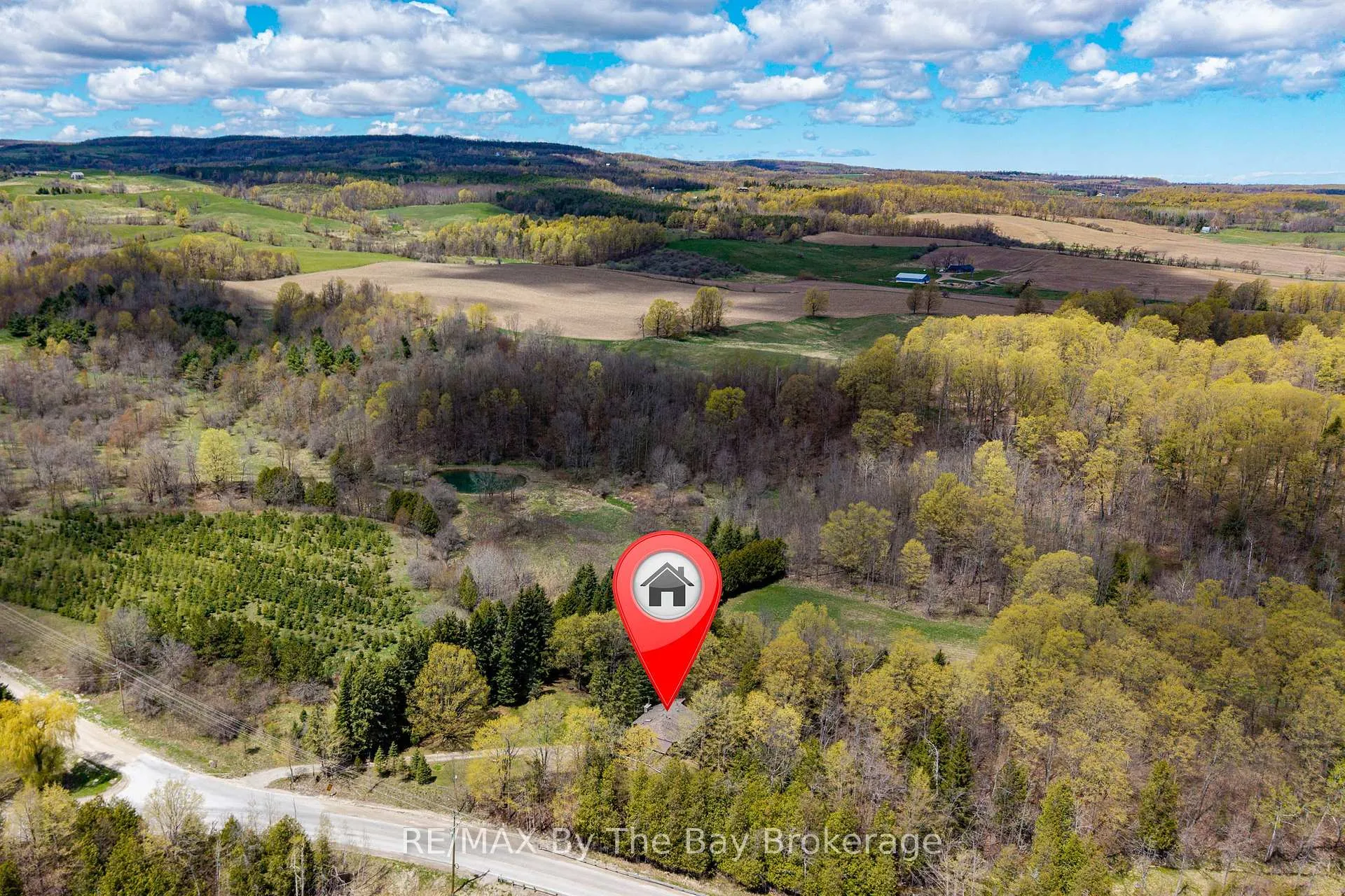 Photo 2 of 8308 County Road 9, Clearview, Creemore — HOMEH
