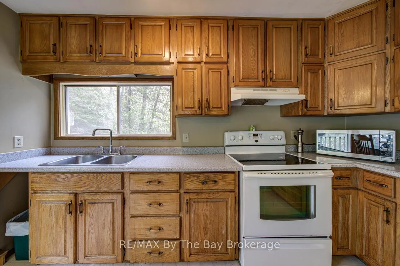 Photo 17 of 8308 County Road 9, Clearview, Creemore — HOMEH