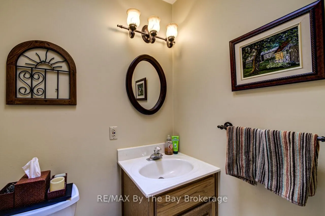 Photo 22 of 8308 County Road 9, Clearview, Creemore — HOMEH