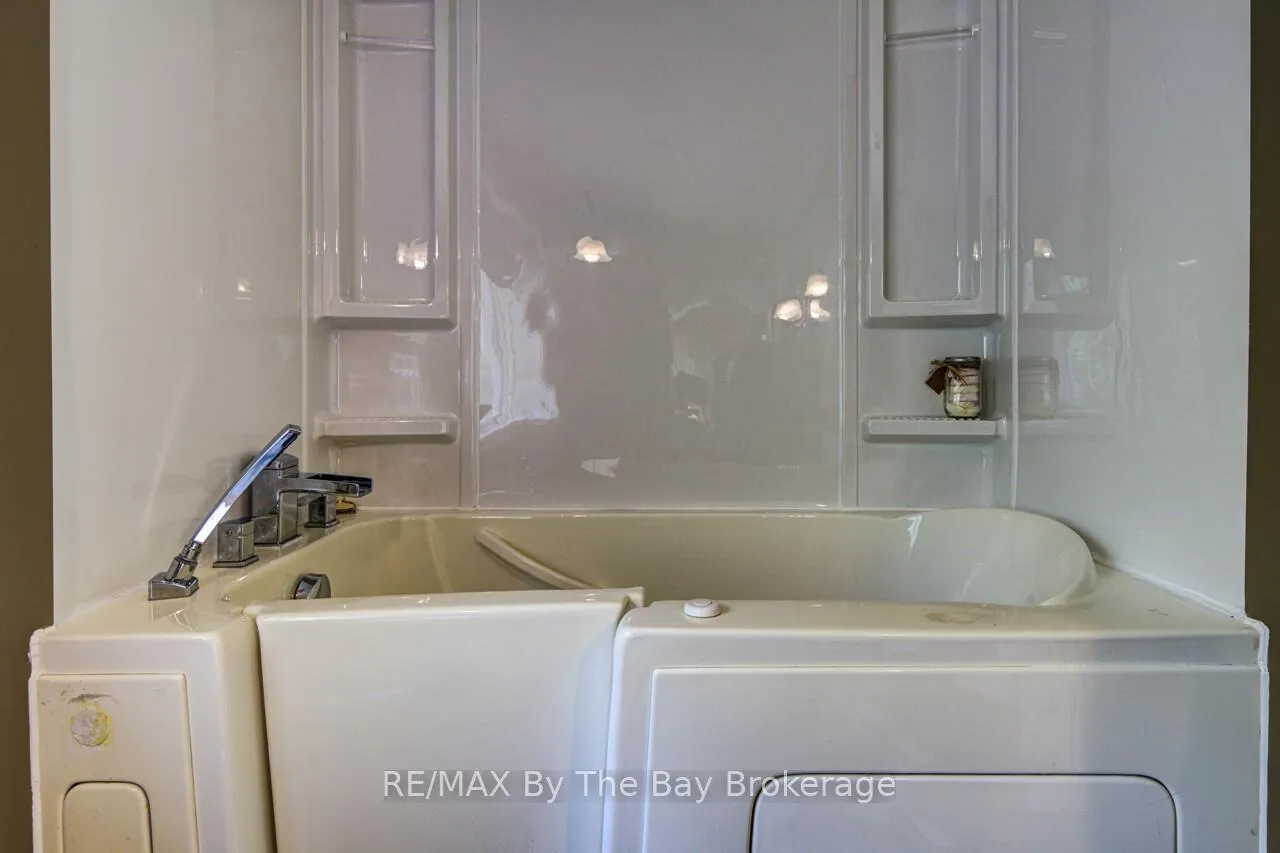 Photo 27 of 8308 County Road 9, Clearview, Creemore — HOMEH
