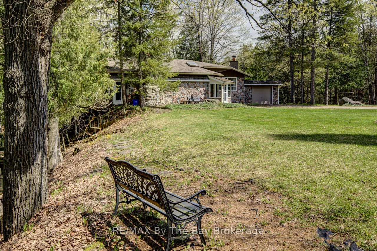 Photo 44 of 8308 County Road 9, Clearview, Creemore — HOMEH