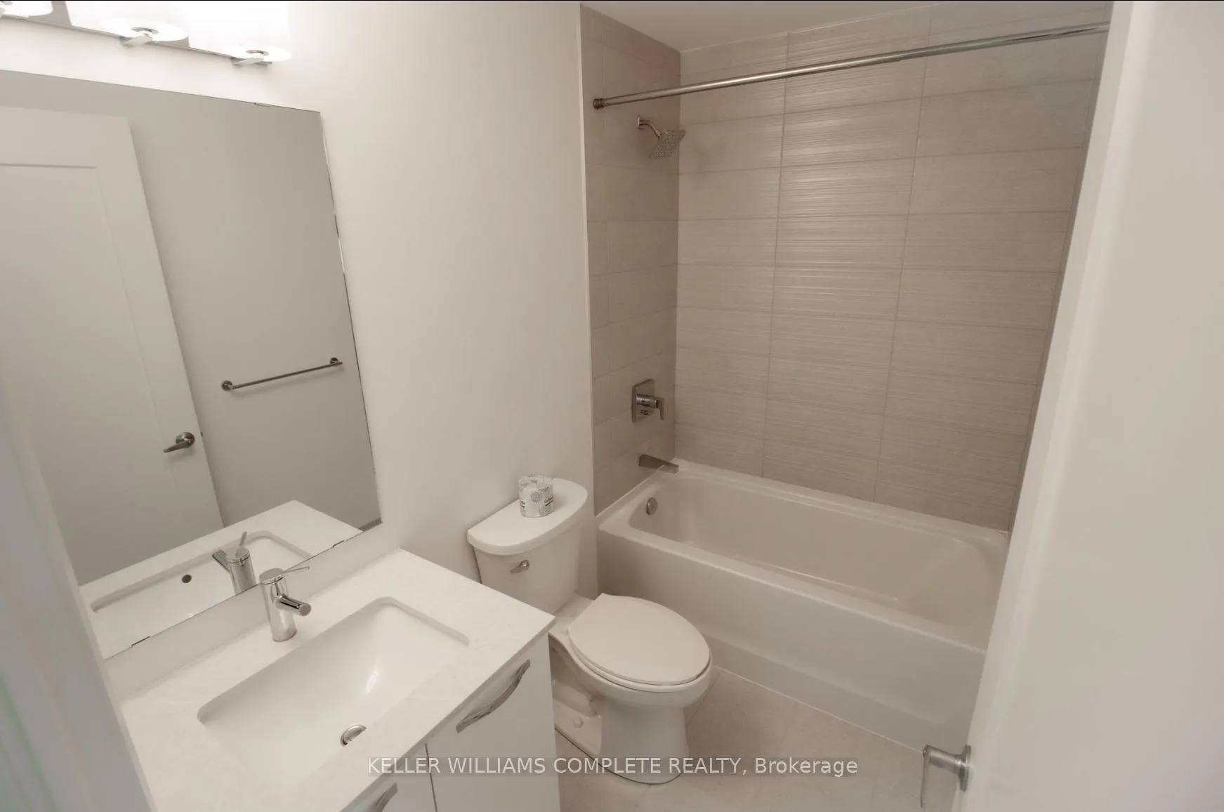Photo 5 of Unit 819, 75 James Street S, Hamilton, Corktown — HOMEH