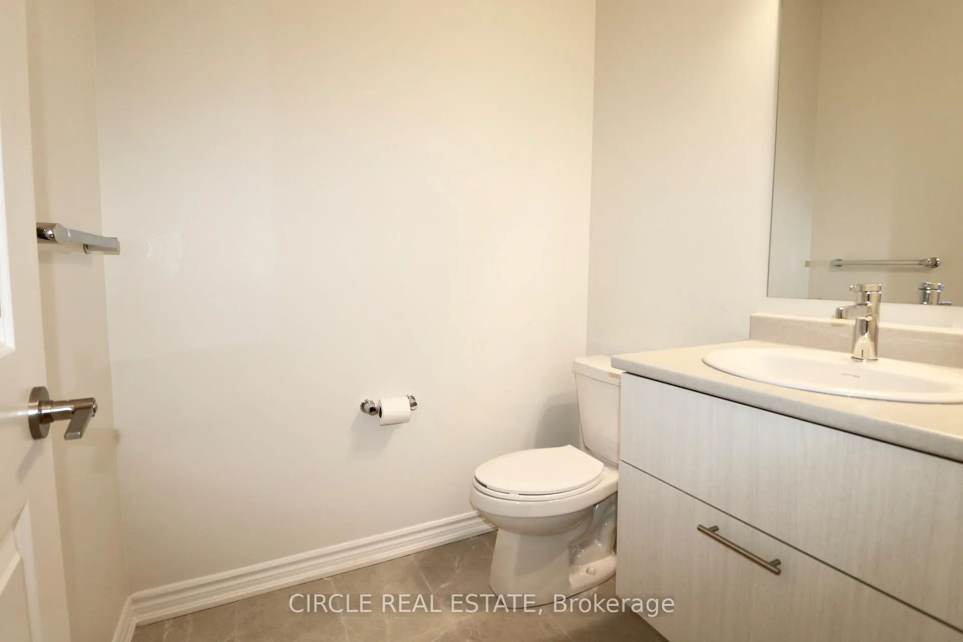 Photo 7 of 35 Phoenix Boulevard, Barrie, Painswick South — HOMEH