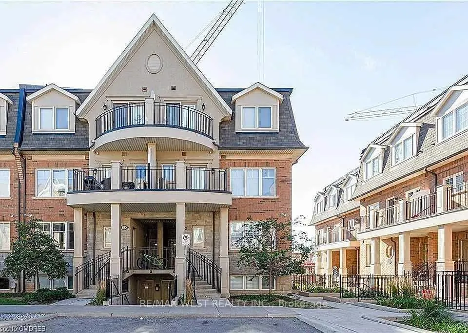 Front of Unit 34-04, 2420 Baronwood Drive
