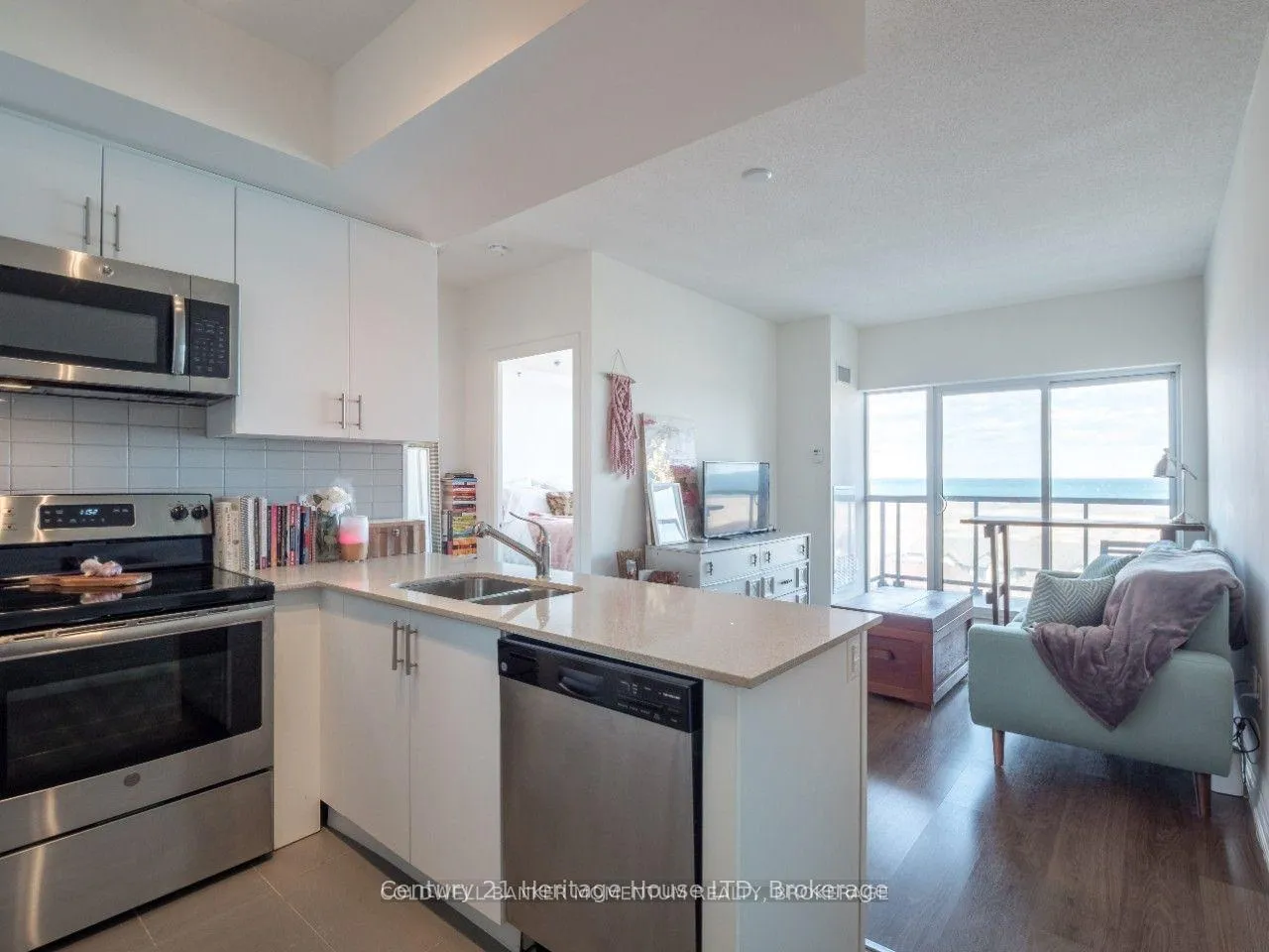 Photo 4 of Unit 608, 560 North Service Road, Grimsby, Grimsby Beach — HOMEH