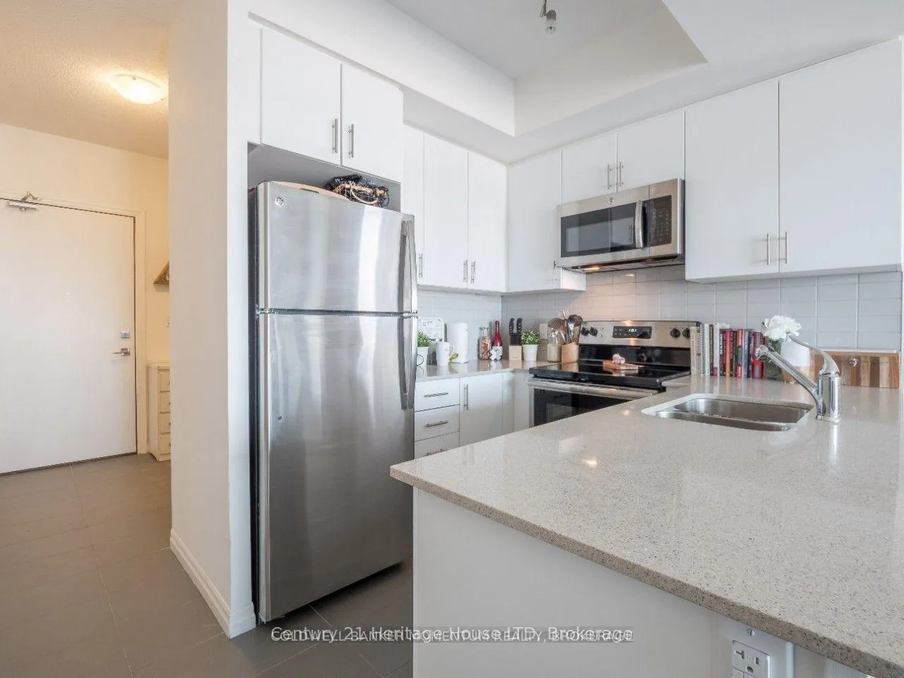 Photo 5 of Unit 608, 560 North Service Road, Grimsby, Grimsby Beach — HOMEH