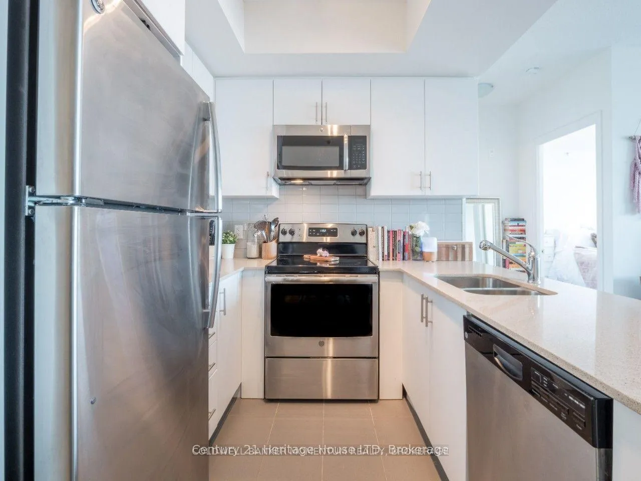 Photo 6 of Unit 608, 560 North Service Road, Grimsby, Grimsby Beach — HOMEH