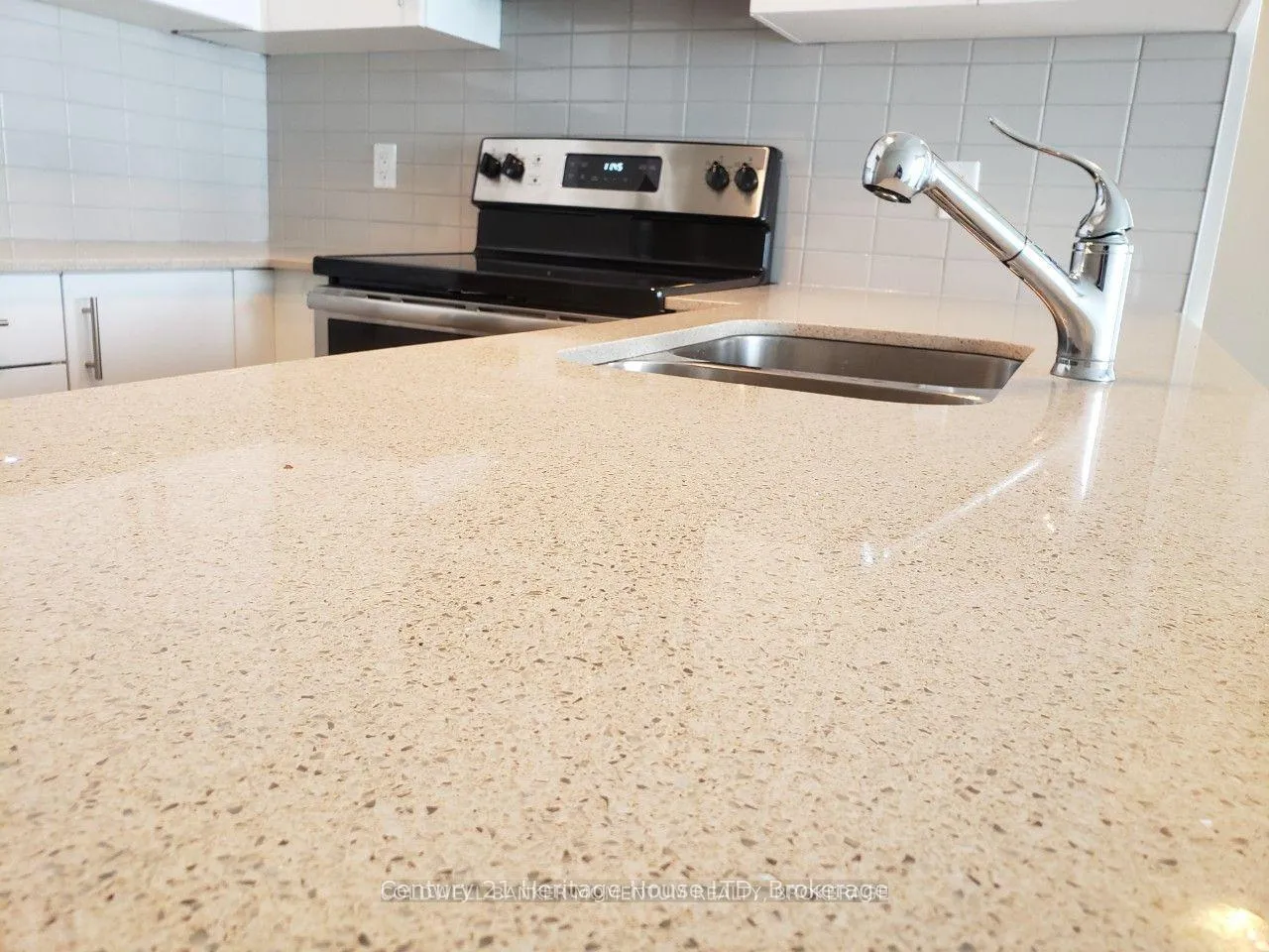 Photo 7 of Unit 608, 560 North Service Road, Grimsby, Grimsby Beach — HOMEH