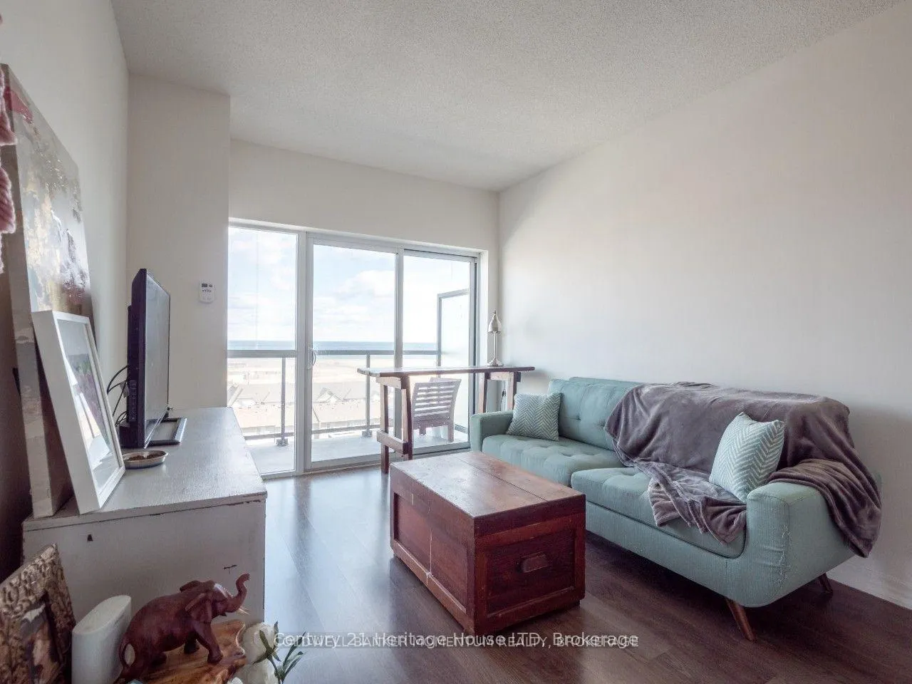 Photo 10 of Unit 608, 560 North Service Road, Grimsby, Grimsby Beach — HOMEH