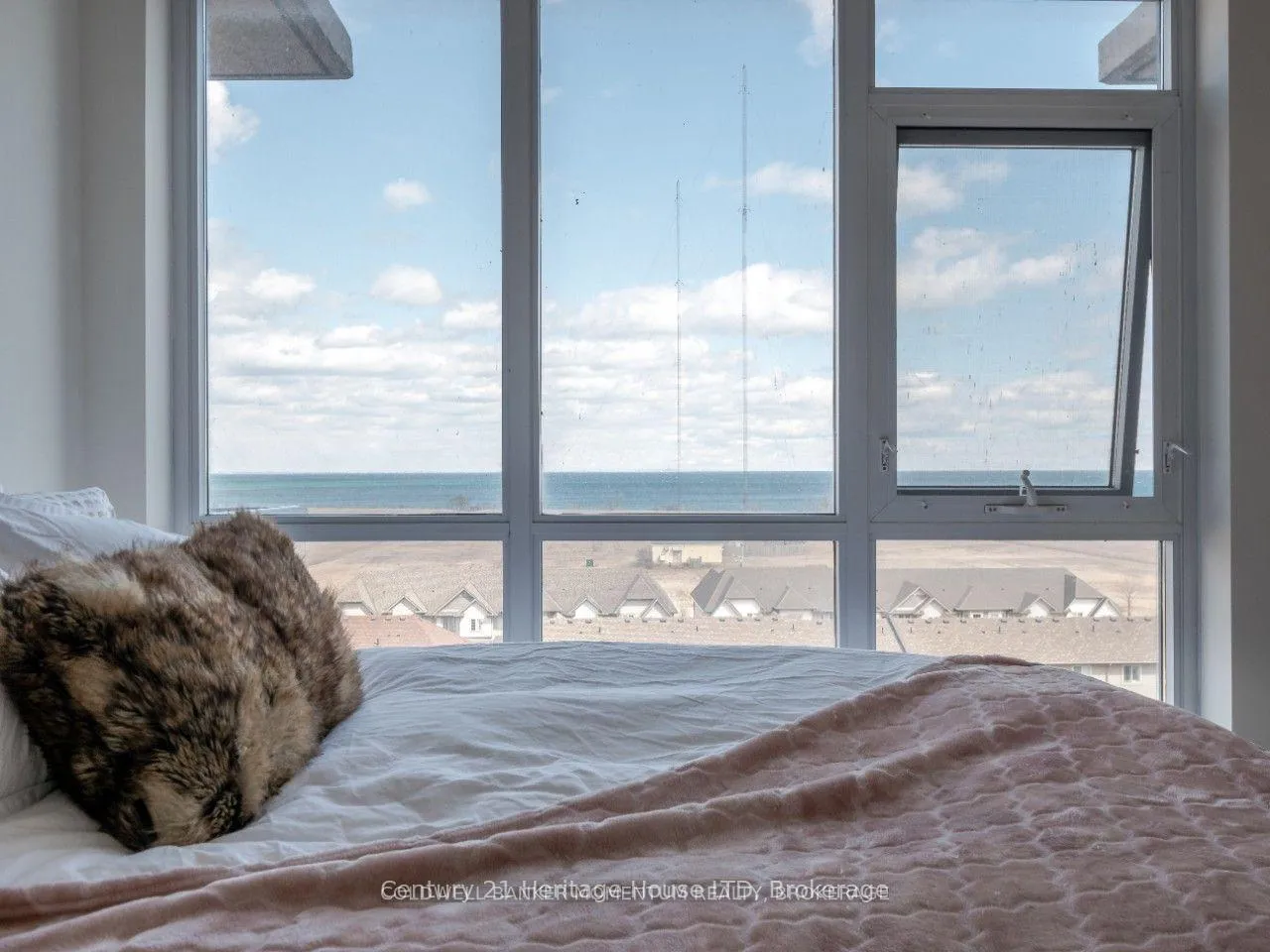 Photo 13 of Unit 608, 560 North Service Road, Grimsby, Grimsby Beach — HOMEH