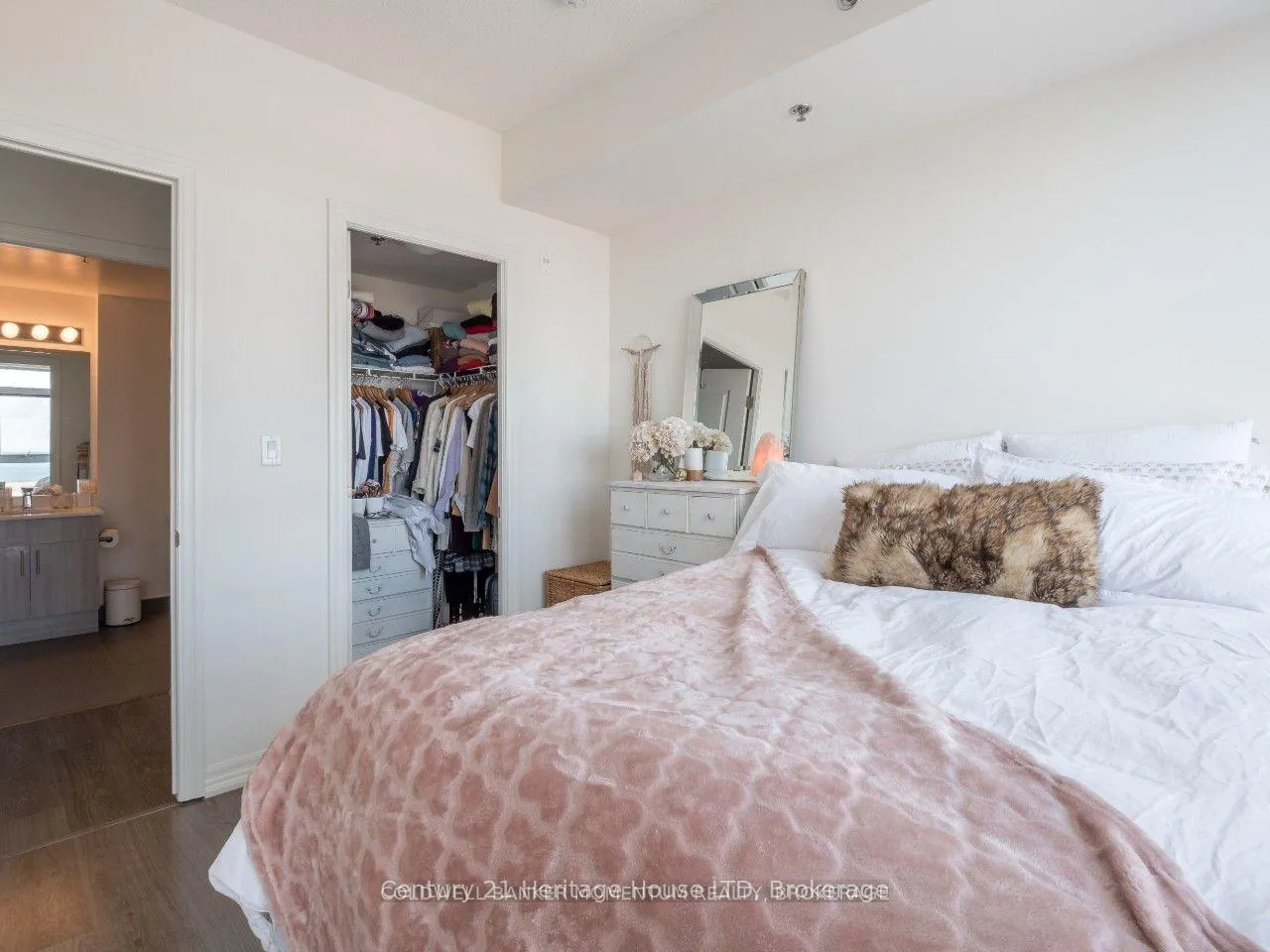 Photo 14 of Unit 608, 560 North Service Road, Grimsby, Grimsby Beach — HOMEH