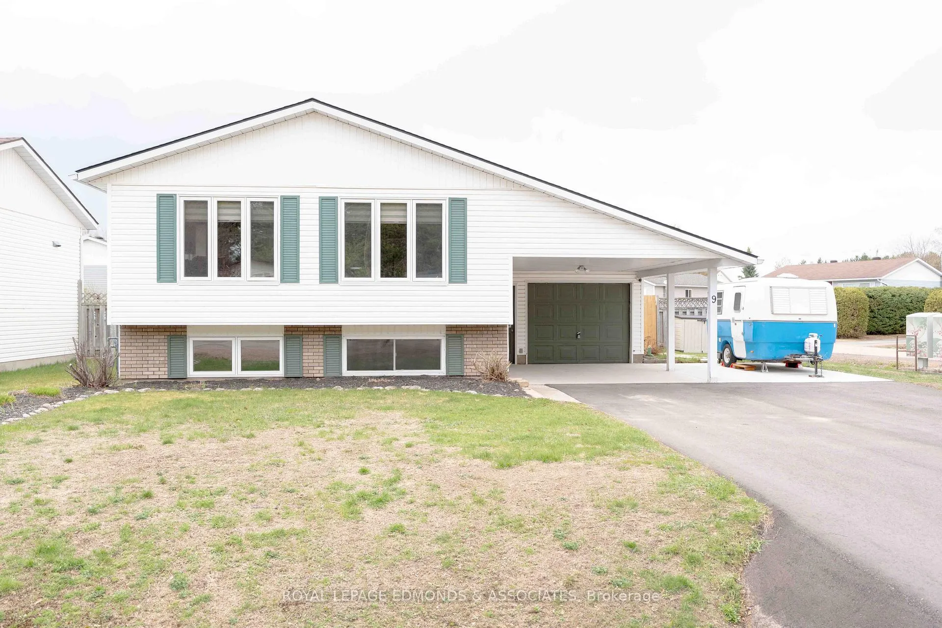 Photo 1 of 9 Dutch Drive, Petawawa — HOMEH