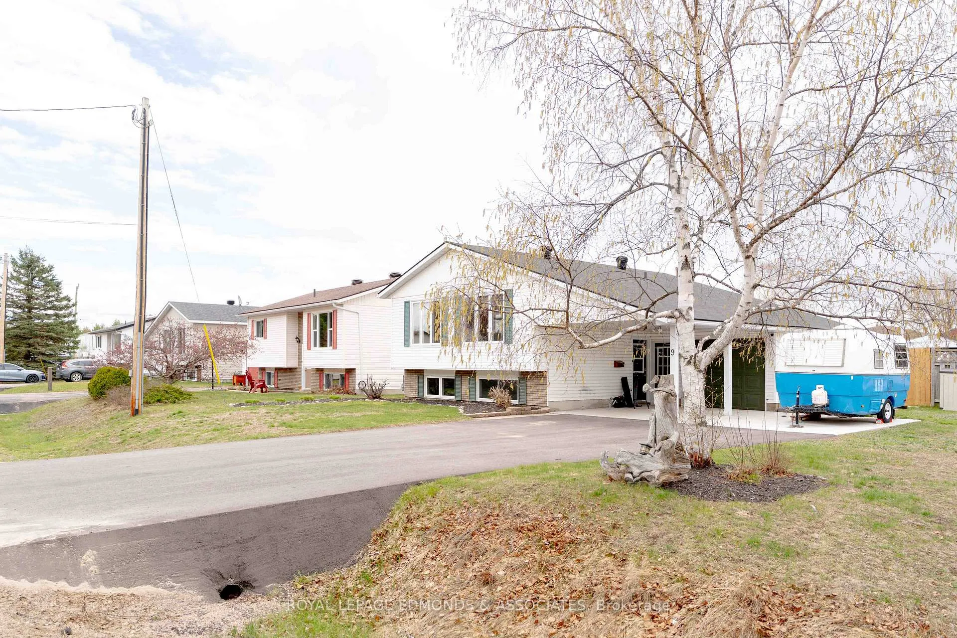 Photo 33 of 9 Dutch Drive, Petawawa — HOMEH