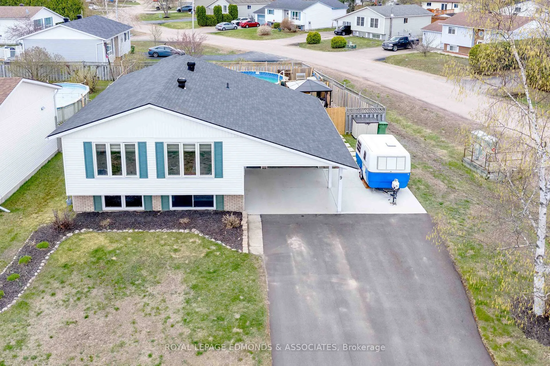 Photo 41 of 9 Dutch Drive, Petawawa — HOMEH