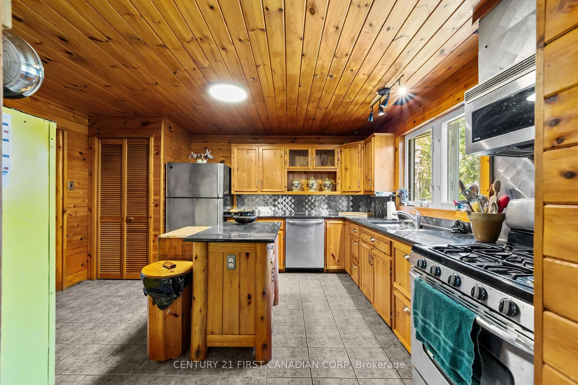 Photo 13 of 35 Park Avenue, St. Thomas — HOMEH