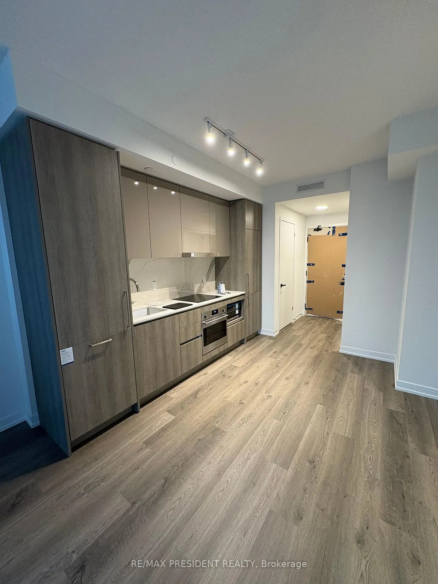 Photo 1 of Unit 4116, 195 Commerce Street, Vaughan, Vaughan Corporate Centre — HOMEH