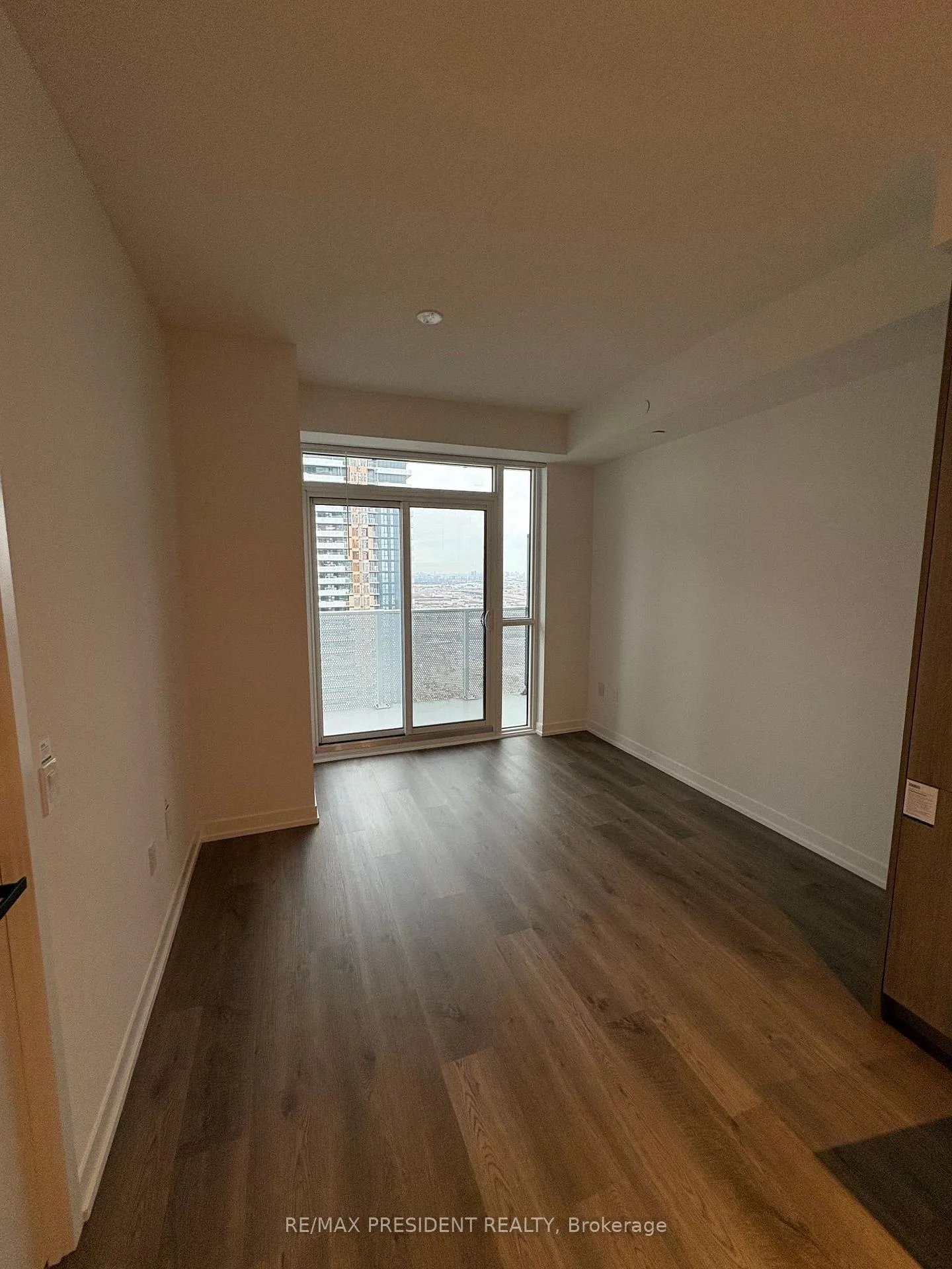 Photo 4 of Unit 4116, 195 Commerce Street, Vaughan, Vaughan Corporate Centre — HOMEH