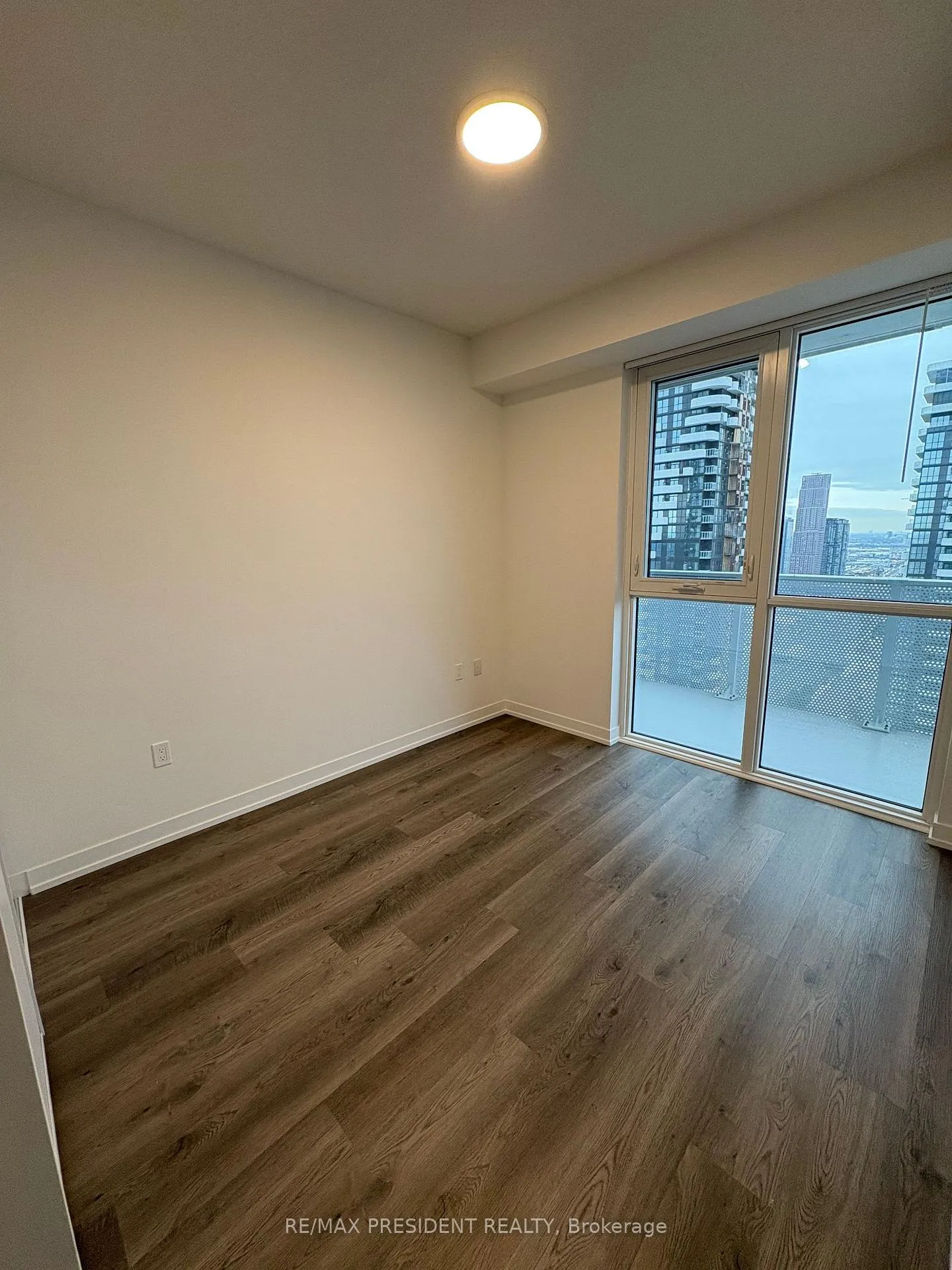 Photo 6 of Unit 4116, 195 Commerce Street, Vaughan, Vaughan Corporate Centre — HOMEH