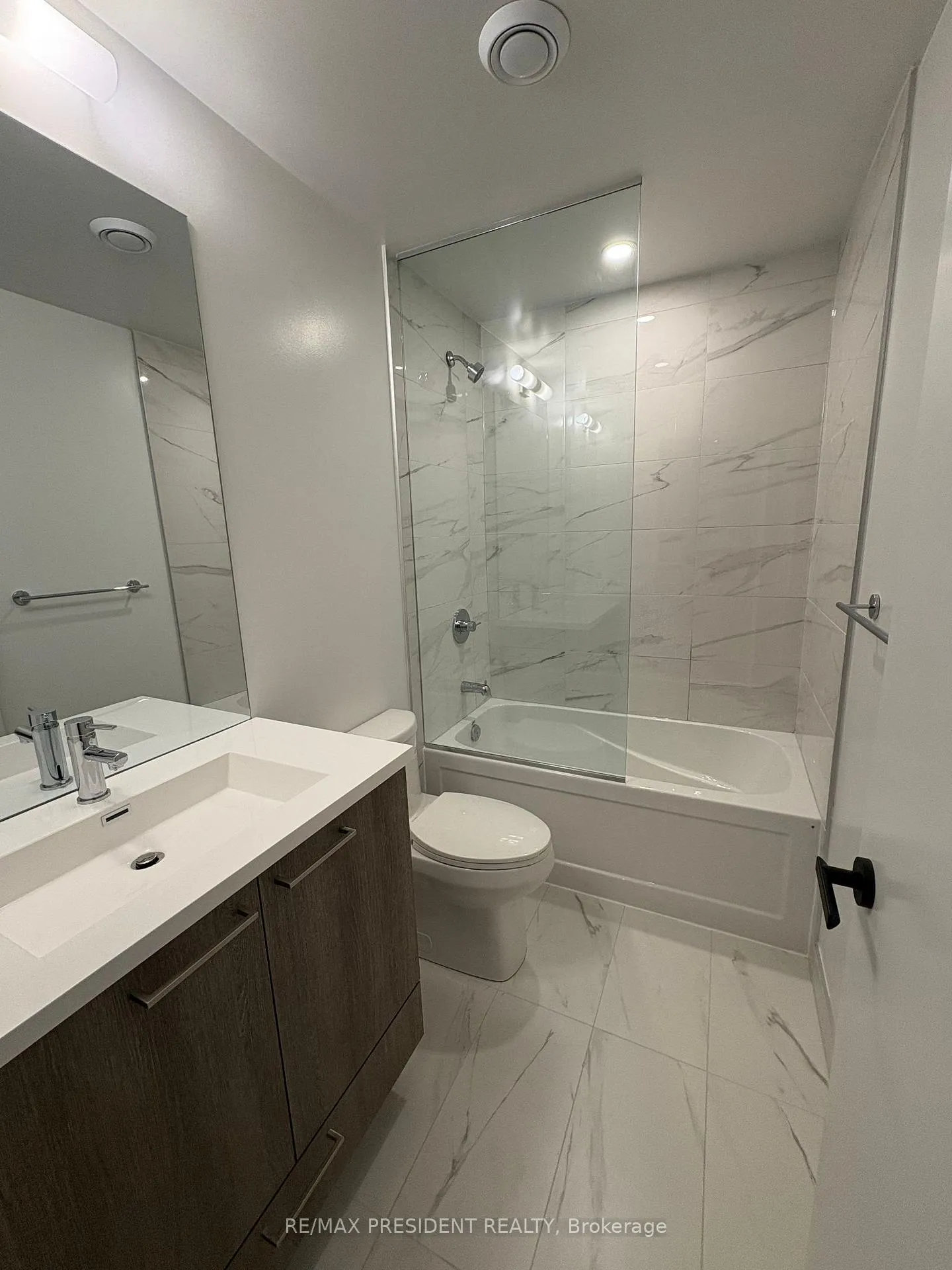 Photo 8 of Unit 4116, 195 Commerce Street, Vaughan, Vaughan Corporate Centre — HOMEH
