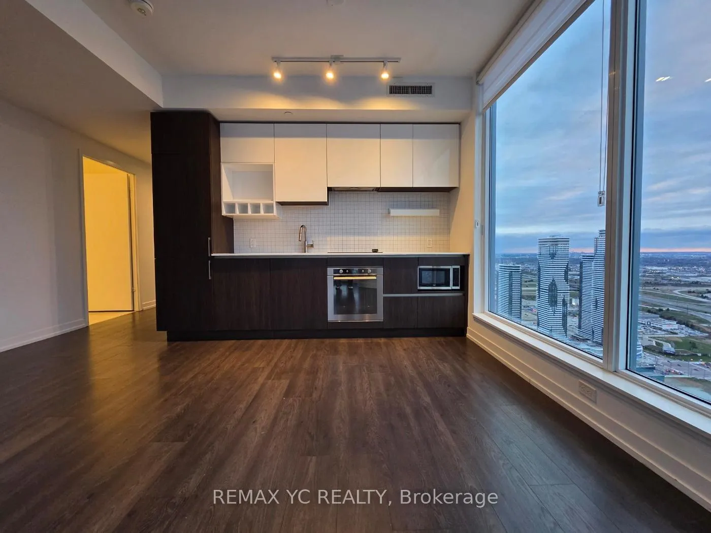 Photo 5 of Unit 5810, 5 Buttermill Avenue, Vaughan, Vaughan Corporate Centre — HOMEH