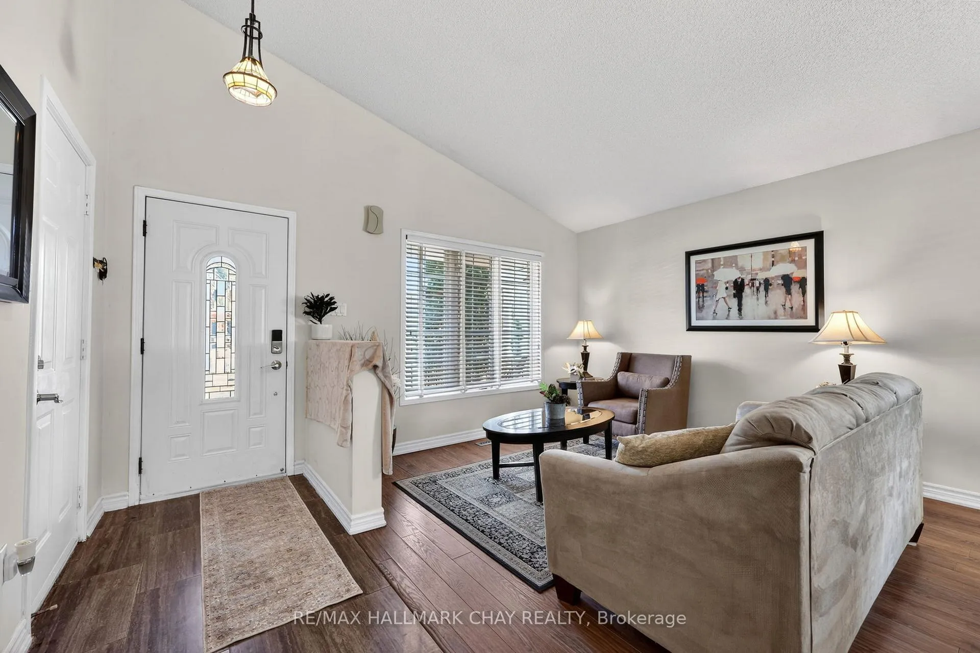 Photo 4 of 62 Leggott Avenue, Barrie, Painswick North — HOMEH