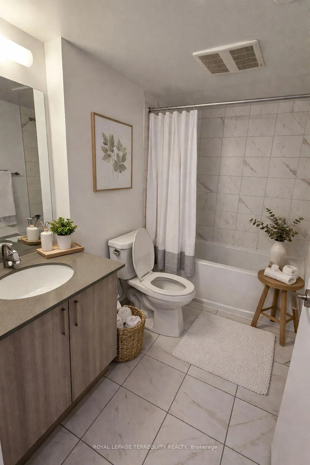 Photo 6 of Unit 2207, 1435 Celebration Drive, Pickering, Bay Ridges — HOMEH